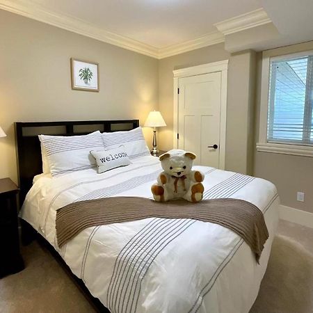 New Two-Bedroom Legal Suite With Parking White Rock Exteriér fotografie