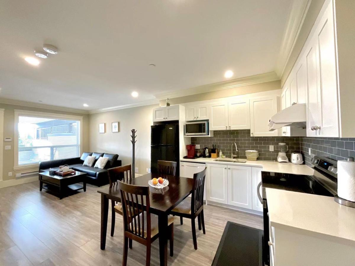 New Two-Bedroom Legal Suite With Parking White Rock Exteriér fotografie